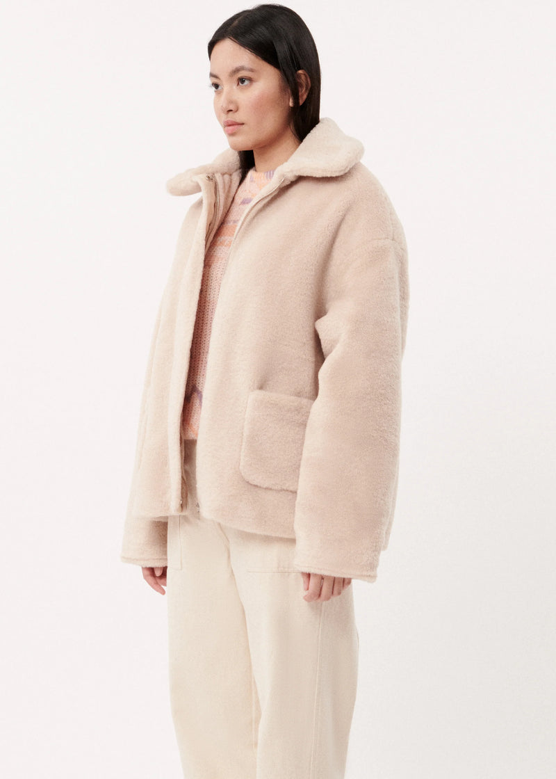 Magaly Coat