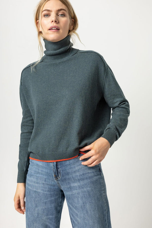 Easy Turtleneck Sweater with Tipping