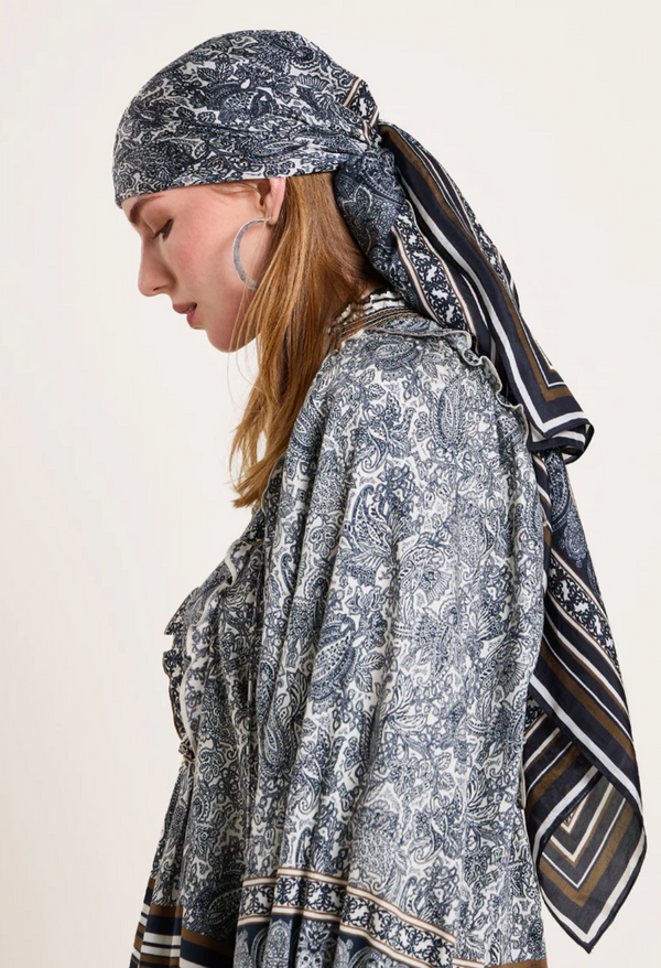 Dusk Scarf in Black and Olive